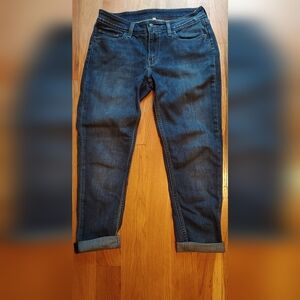 Levi's cropped jeans